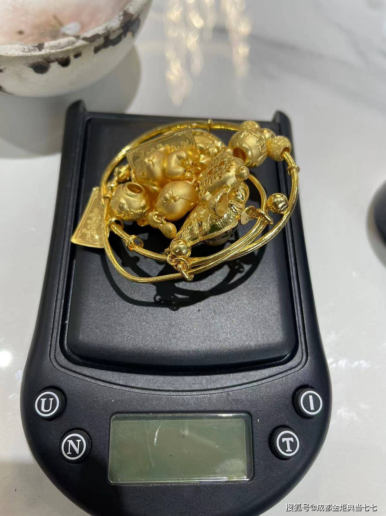 天水最新24小时上门回收金价方法分析(最方便真实的天水24小时上门回收黄金方法)